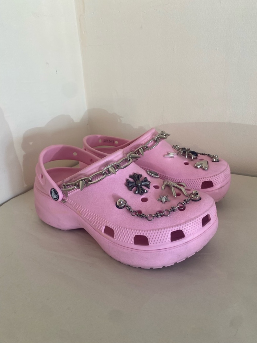 Crocs platform shoes Pink Clogs with Silver Charms, chains, skull,. punk rock 8